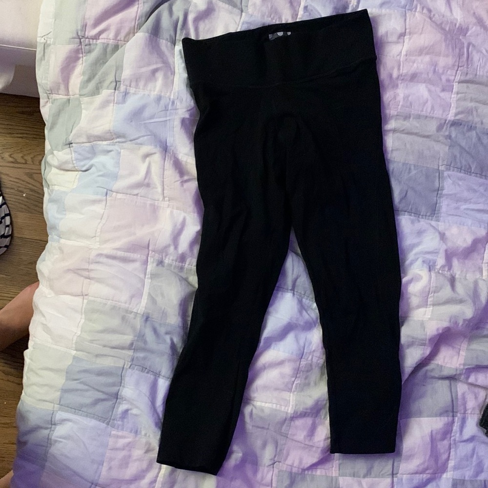 VICTORIA’S SECRET PETITE LEGGINGS